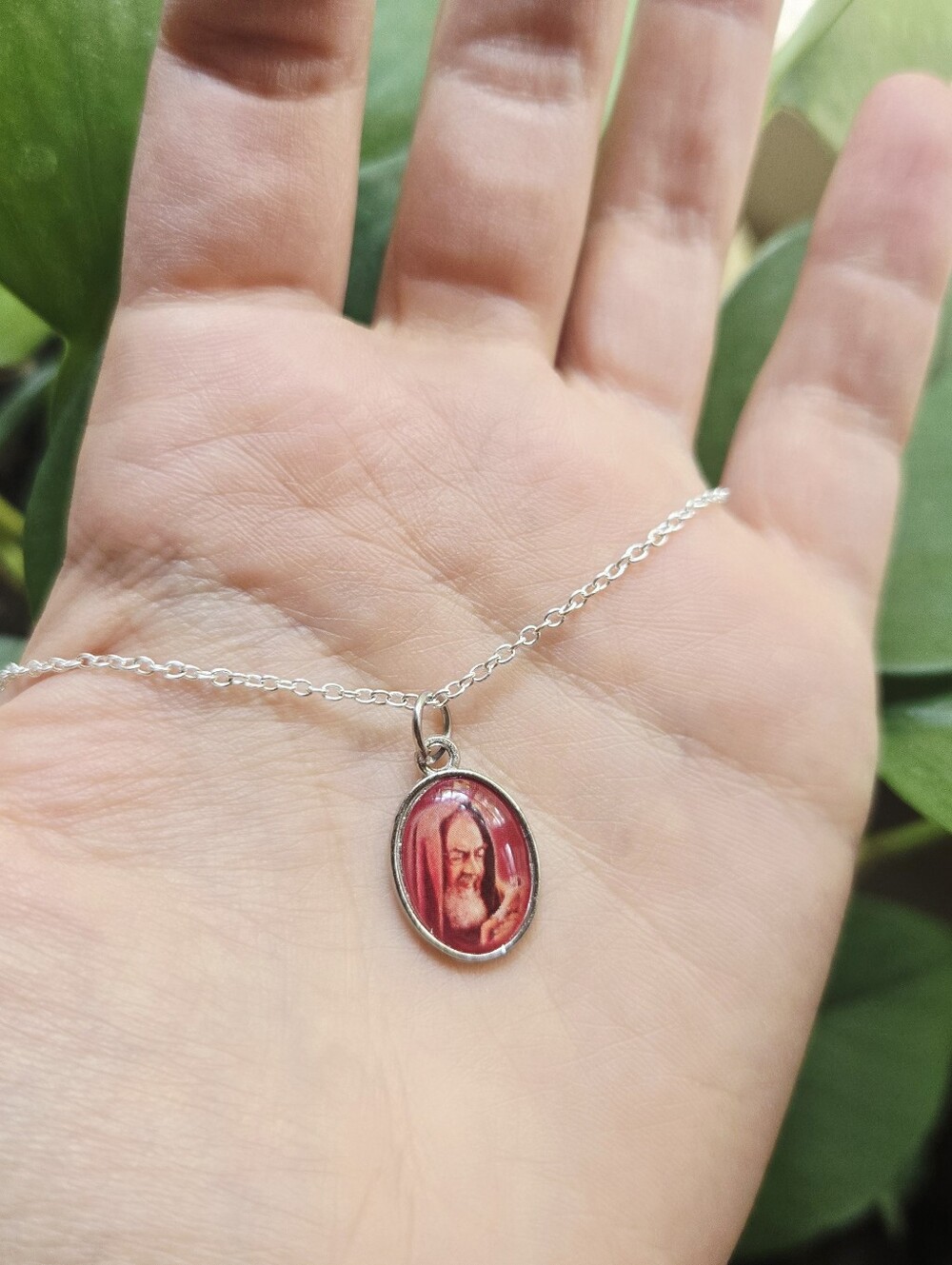 Vintage Dainty Religious Necklace – Red Oval Christian Jewelry